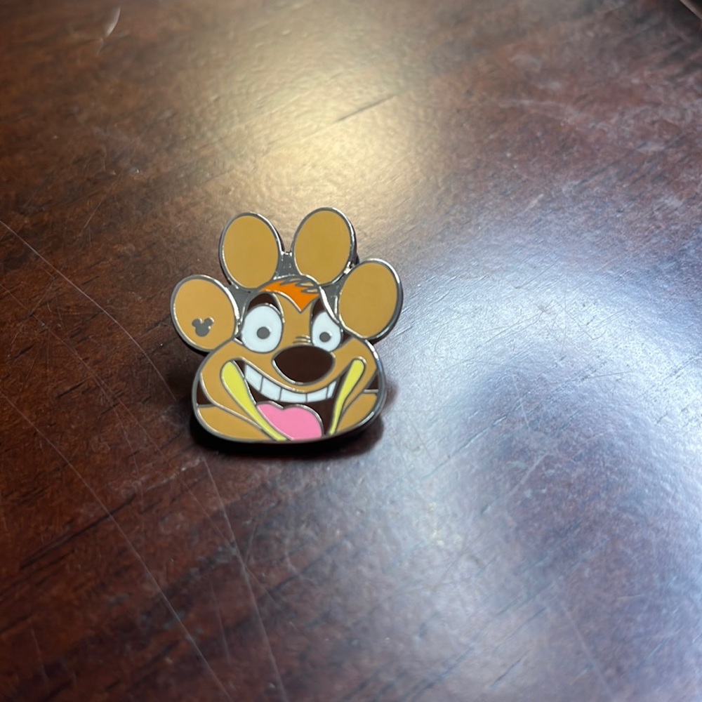 Disney Pin, hidden Mickey paw, Timon Lion King